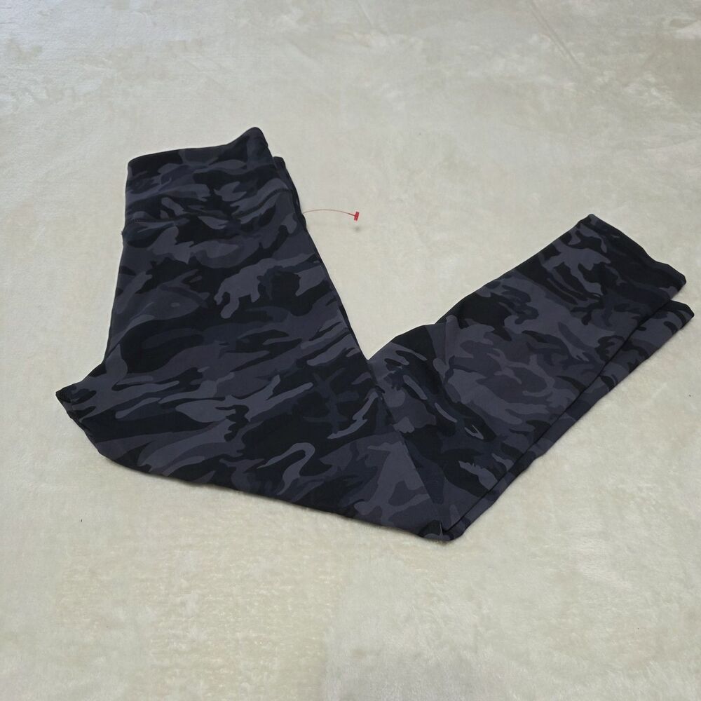 Zyia Active Capri Legging Womens Sz 8-10 Gray Black Camoflauge Athletic Workout